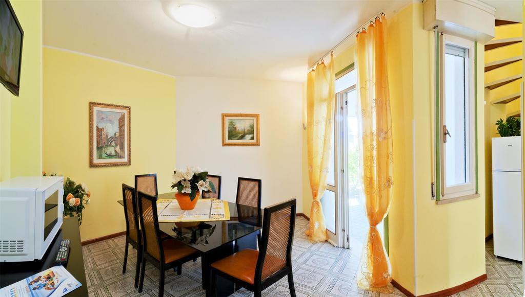 Olimpia Villa Бибионе Екстериор снимка